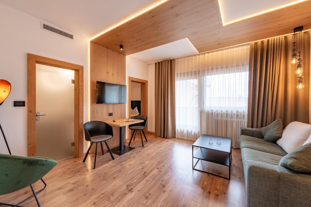 Hotel Goldene Traube Термено Экстерьер фото