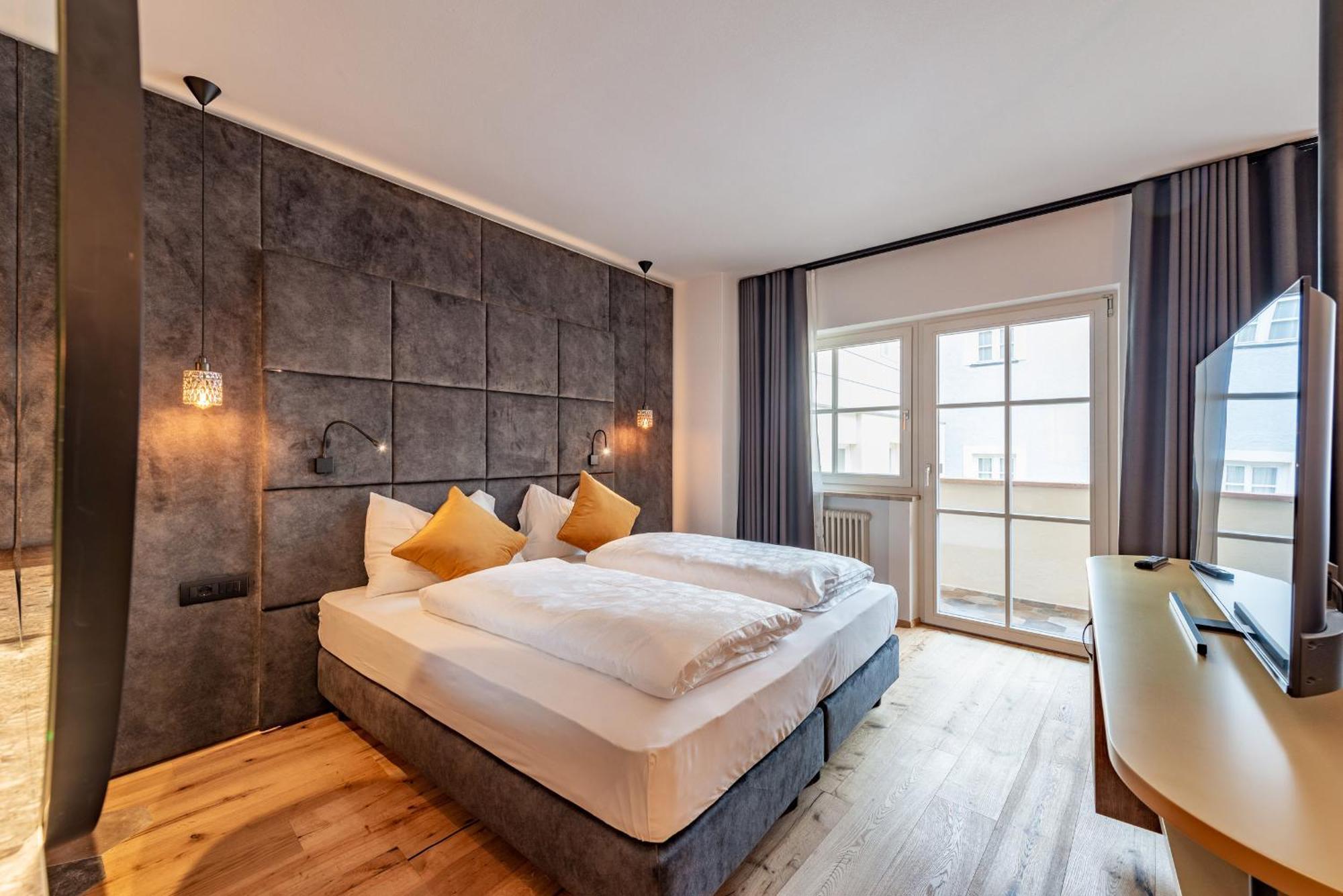 Hotel Goldene Traube Термено Экстерьер фото